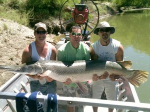 Huge Alligator Gar caught on a Rod & Reel